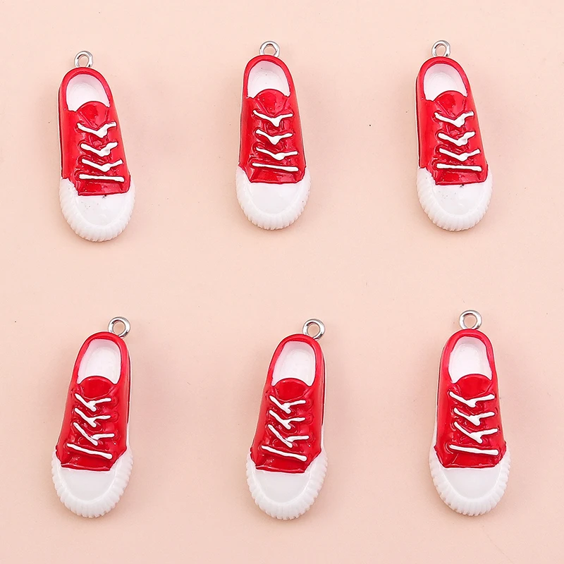 10 adet Güzel Karikatür 3D Reçine Sneakers Takılar Kawaii Kırmızı spor ayakkabı Kolye Küpe Bilezik El Yapımı DIY Takı