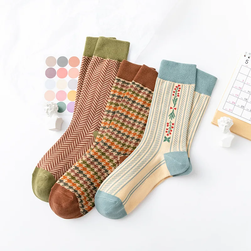 Kahverengi Tatlı Retro Bayan Pamuk Çorap Yapraklar Meyve Dalga Geometri Desen Moda Japon Çorap Sonbahar Kış için