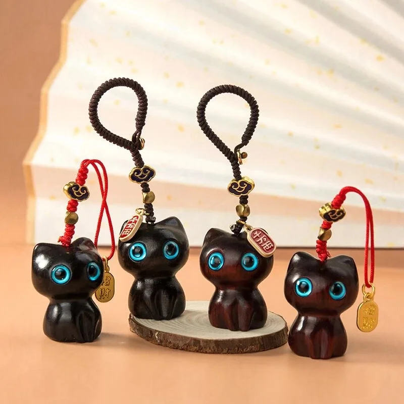 Sandal ağacı Ahşap Kedi Anahtarlık Anime Sevimli Cep telefon zinciri Ahşap Kolye Kişilik Yaratıcı Sevimli Aksesuarları El örgü
