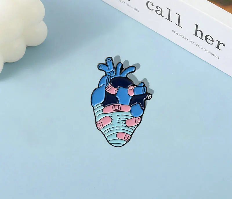 Yaralı Kalp Emaye Pin Özel Mavi Organ Kalp Broş Çanta Elbise Yaka Pin Punk Rozeti Cadılar Bayramı Takı Hediye Arkadaşlar için