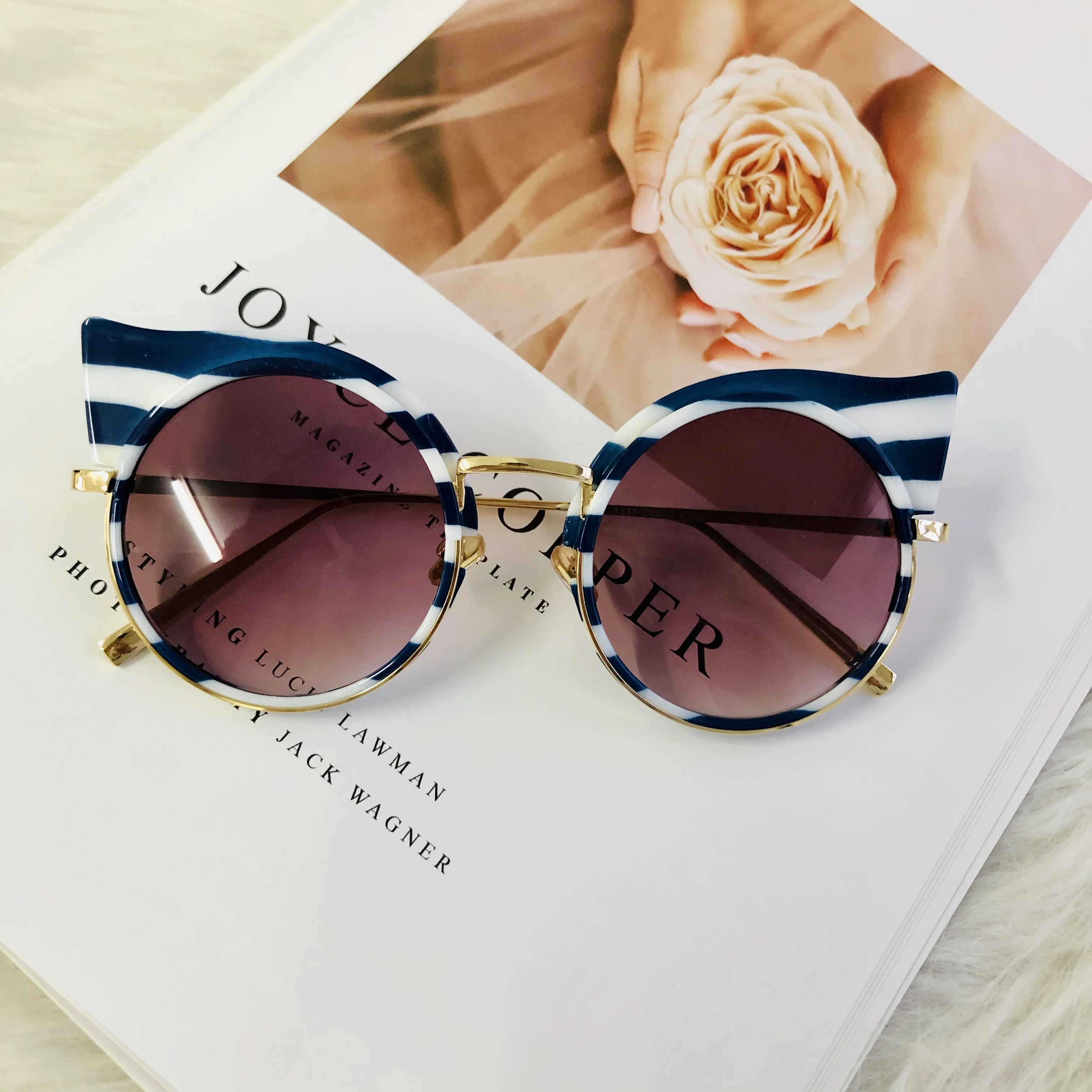 Yuvarlak Marka Tasarımcısı Güneş Gözlüğü Renkli Gözlük Kadınlar Zebra Metal Çerçeve Oculos Retro Şerit güneş gözlüğü 2020 Moda De Sol